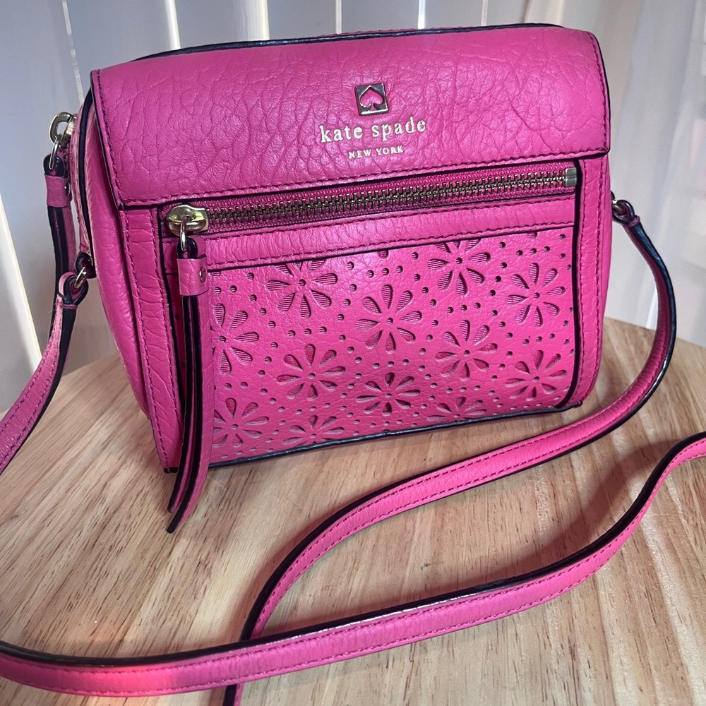 Kate Spade Looloo Perri Lane
Crossbody Shoulder Bag (Peony) WKRU 3190